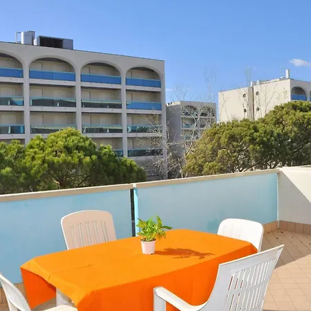 Апартаменты Lovely Flat With Shared Pool - Beahost